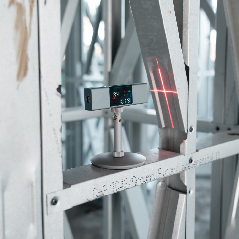 ToolMate Laser Level (+ FREE TRIPOD)